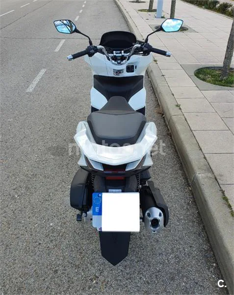 Honda PCX 125 – Vista 3