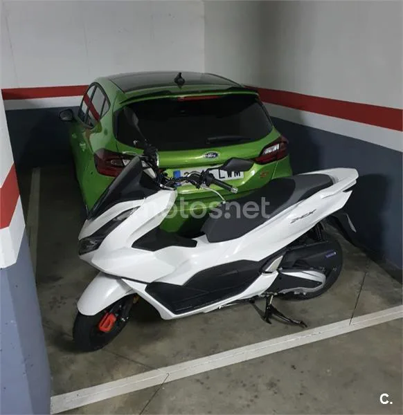 Honda PCX 125 – Vista 6