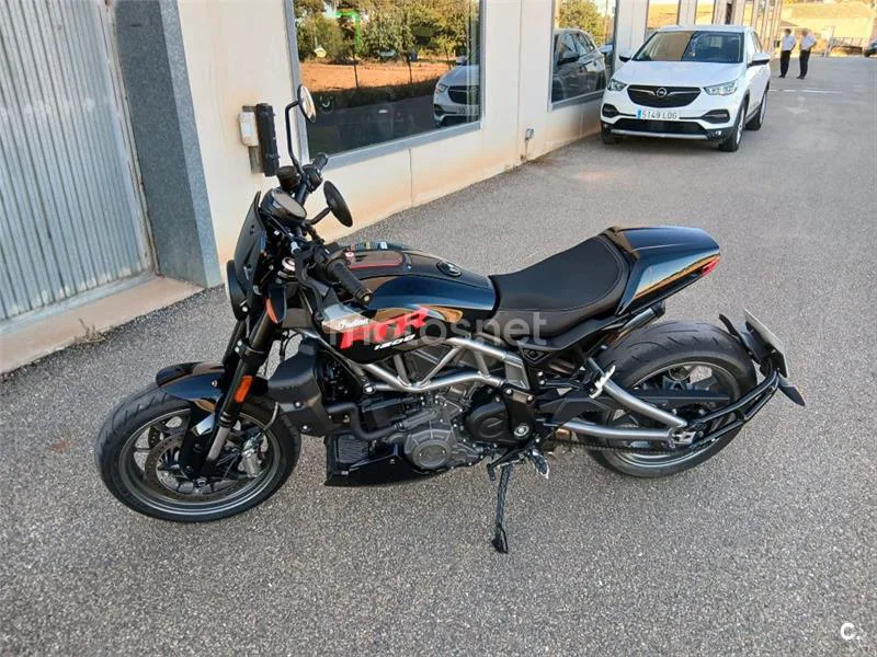 Indian FTR 1200 – Vista 3