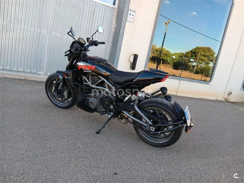 Indian FTR 1200 – Vista 4
