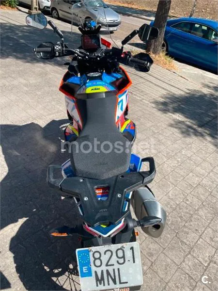 KTM 890 – Vista 3