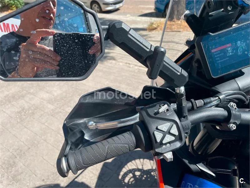 KTM 890 – Vista 4