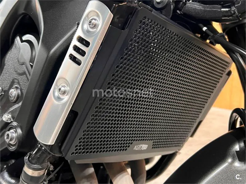 Yamaha XSR 900 – Vista 13
