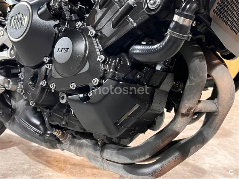 Yamaha XSR 900 – Vista 16
