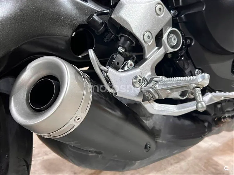 Yamaha XSR 900 – Vista 22