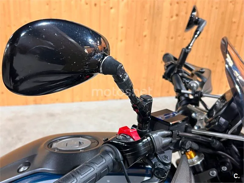 Yamaha XSR 900 – Vista 32