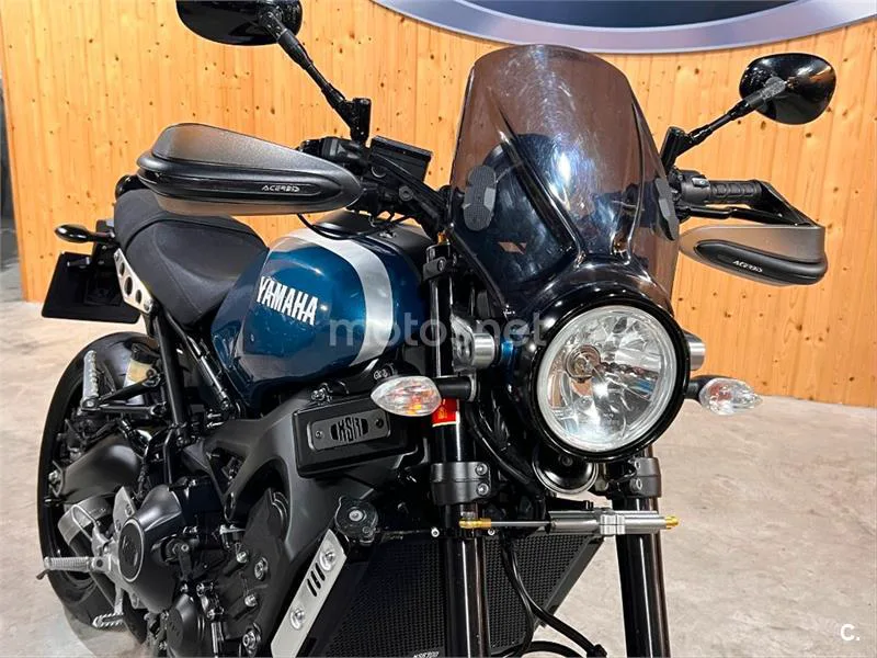 Yamaha XSR 900 – Vista 35
