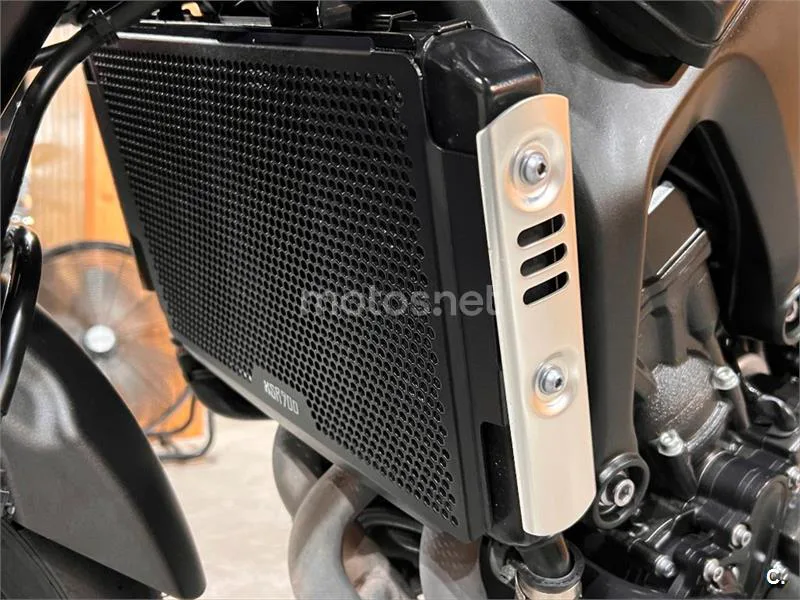 Yamaha XSR 900 – Vista 45