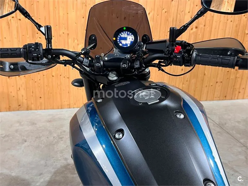 Yamaha XSR 900 – Vista 68