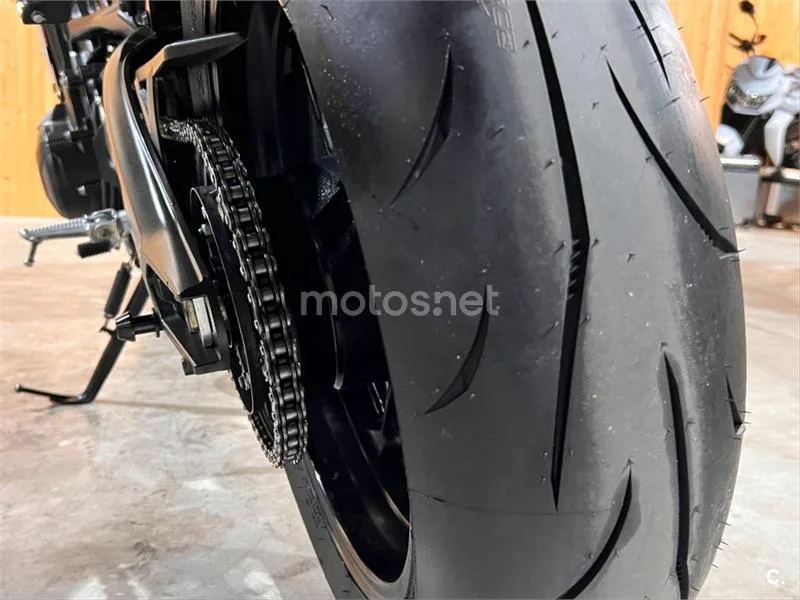 Yamaha XSR 900 – Vista 70