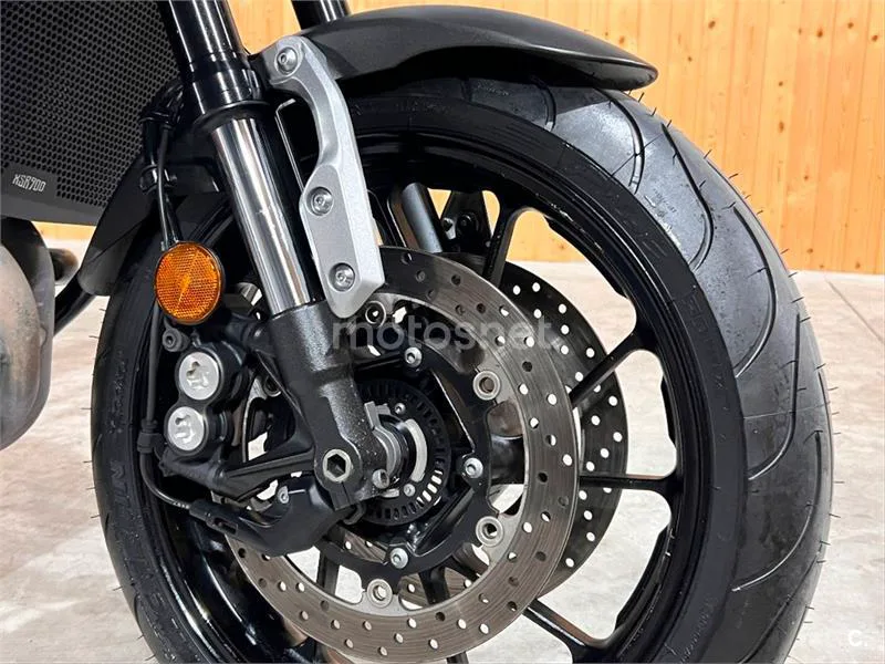 Yamaha XSR 900 – Vista 8
