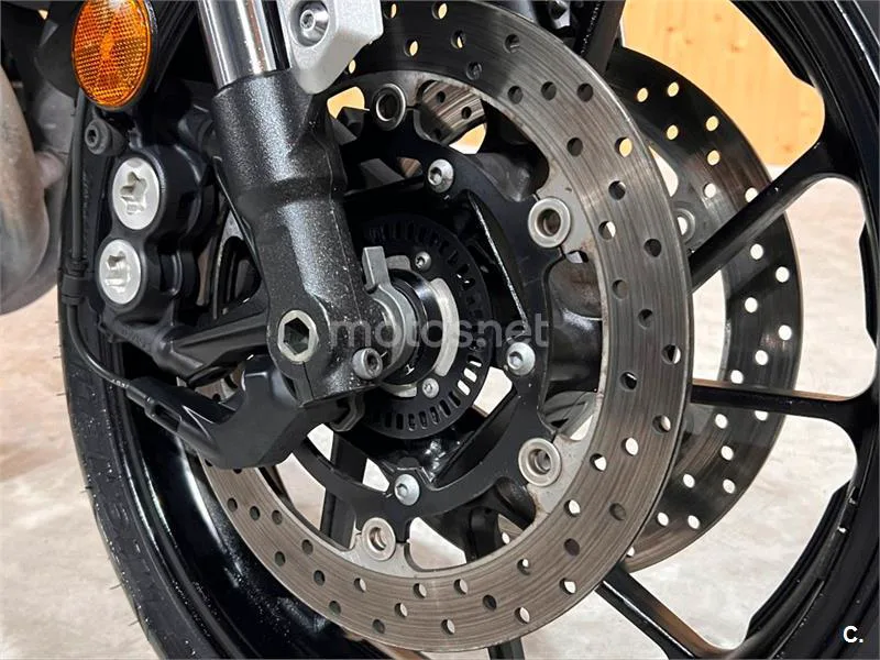 Yamaha XSR 900 – Vista 9