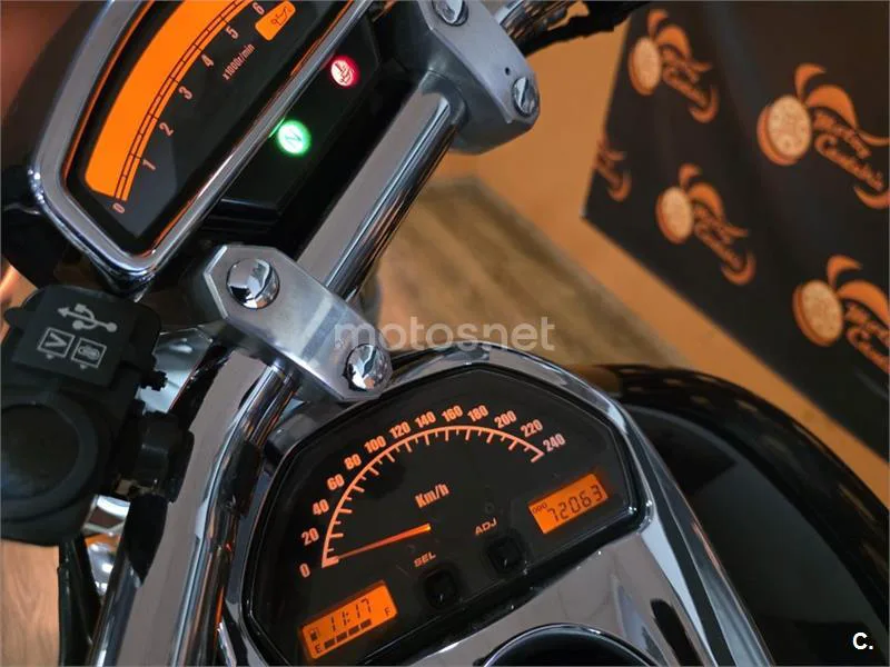 Suzuki Intruder M1800R – Vista 5