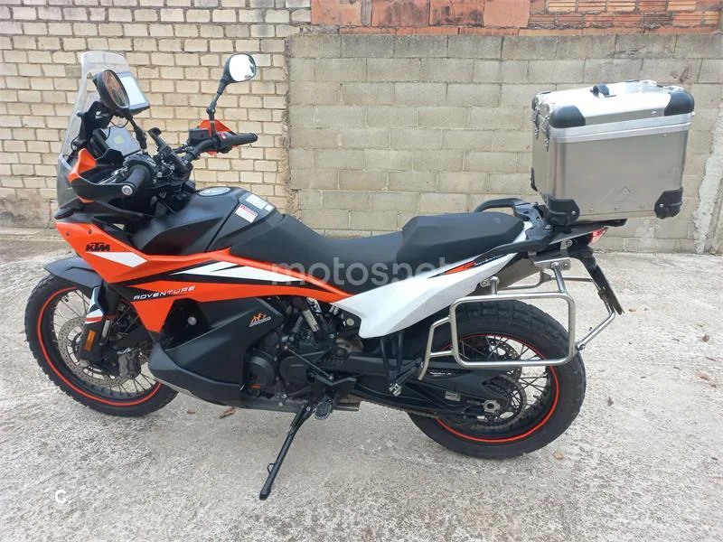 KTM 890 – Vista 2