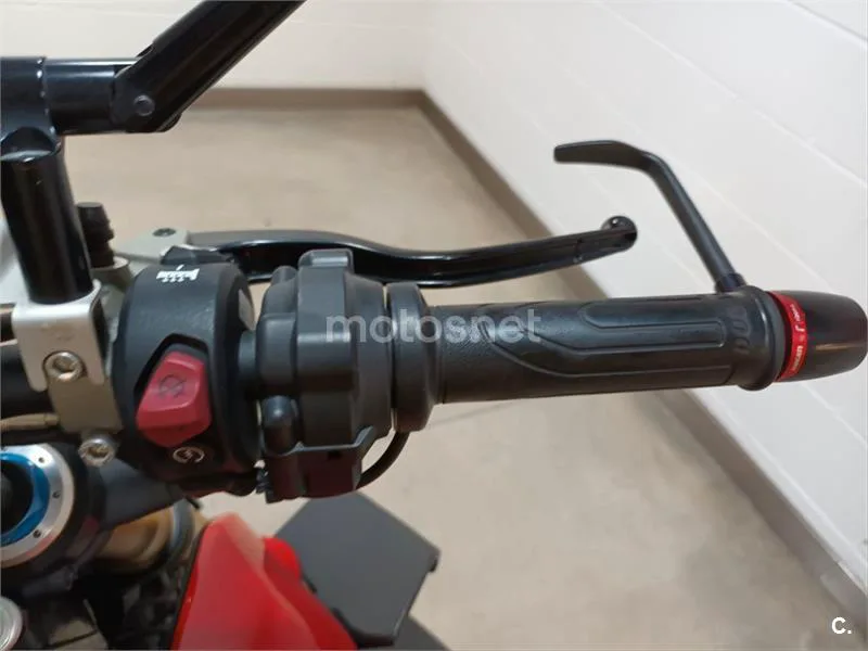 Ducati Streetfighter V4 – Vista 11