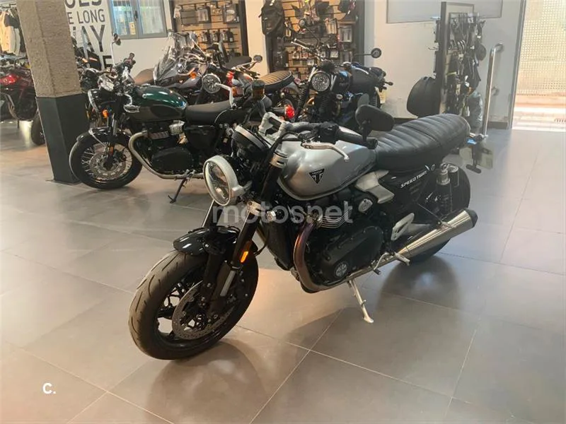 Triumph Speed Twin 1200 – Vista 3