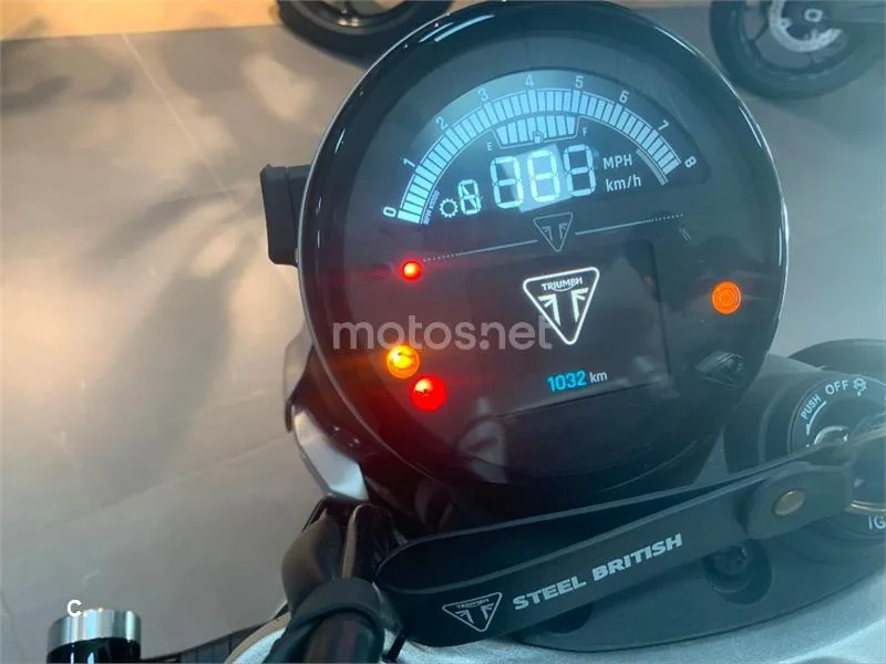 Triumph Speed Twin 1200 – Vista 8
