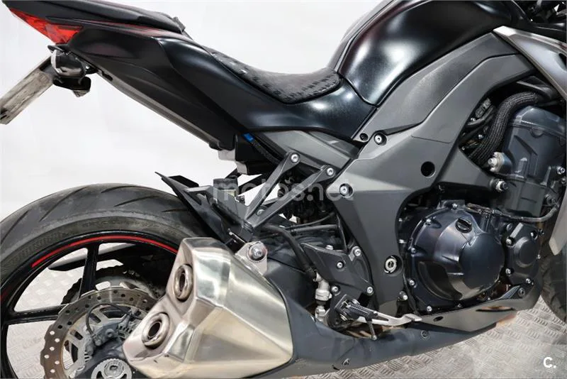 Kawasaki Z1000 – Vista 15