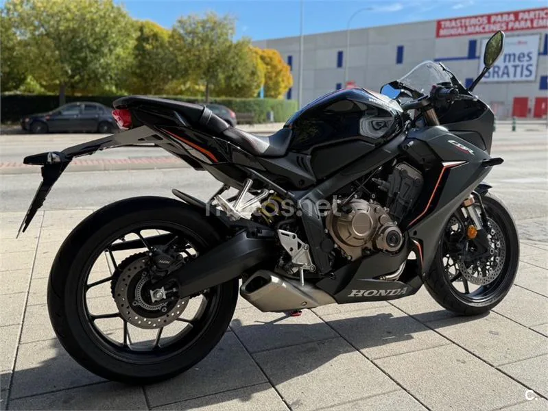 Honda CBR 650 R – Vista 7