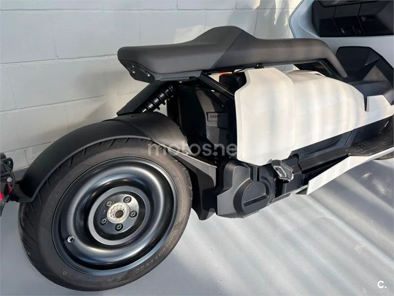 BMW CE 04 – Vista 11