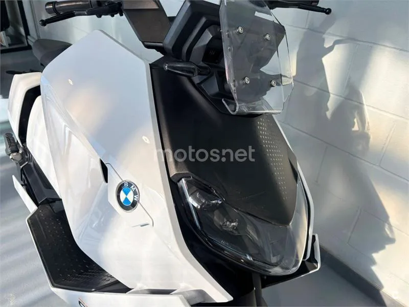 BMW CE 04 – Vista 7