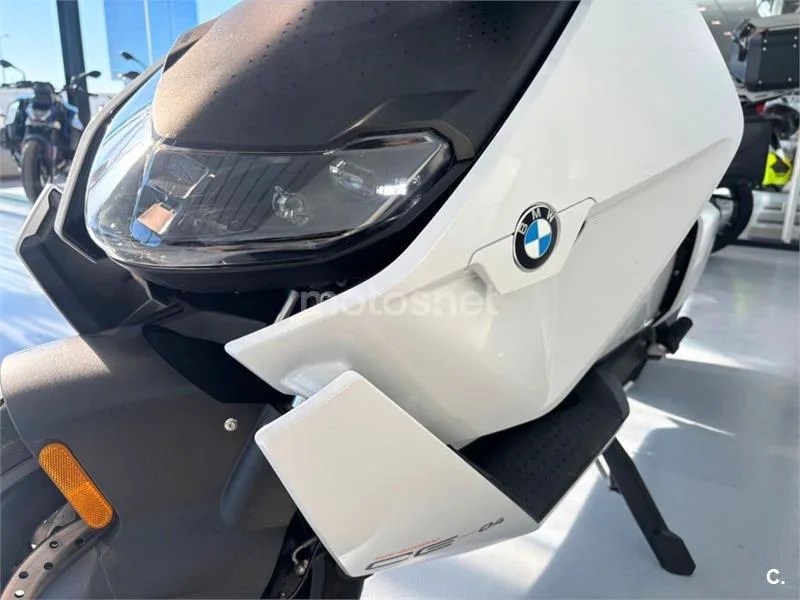 BMW CE 04 – Vista 9