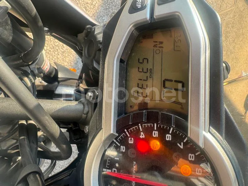Triumph Tiger 800 - Vista 3