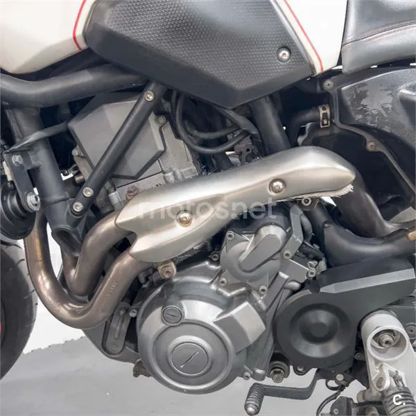Yamaha MT-03 – Vista 14