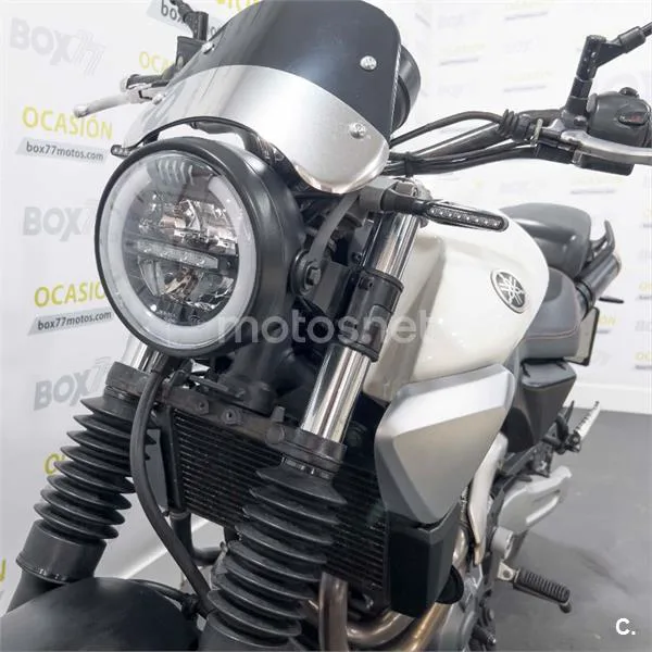 Yamaha MT-03 – Vista 16