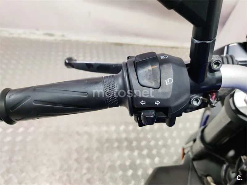 Yamaha MT-125 – Vista 8