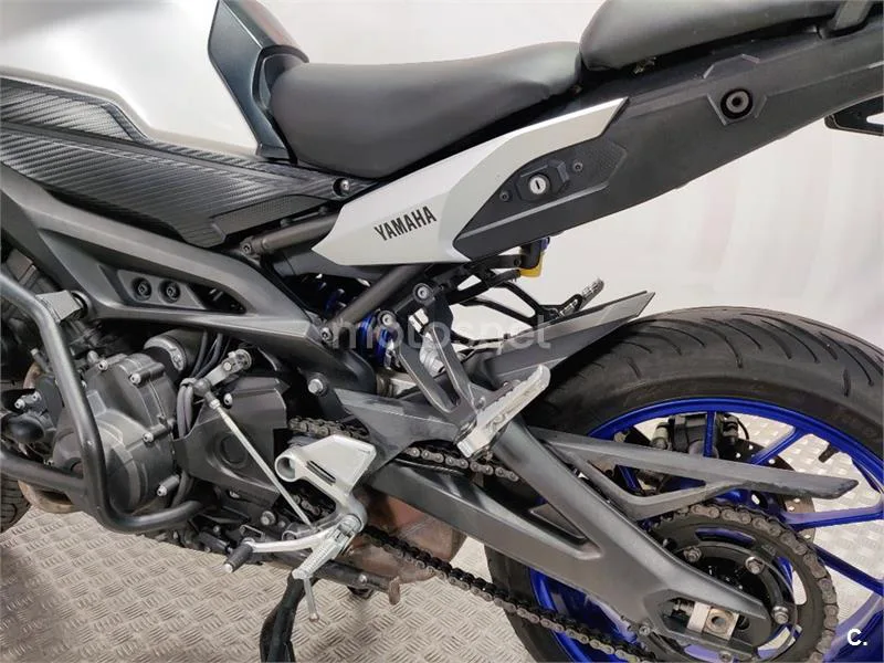 Yamaha MT-09 – Vista 14