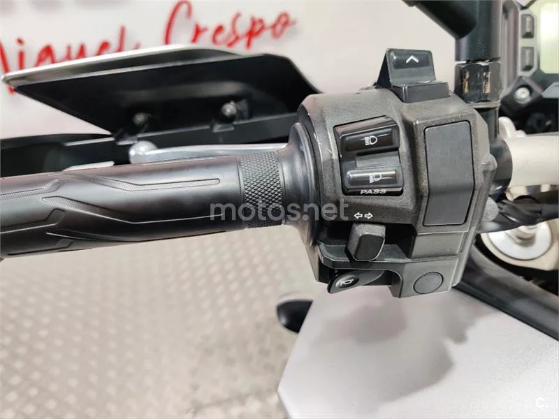 Yamaha MT-09 – Vista 8