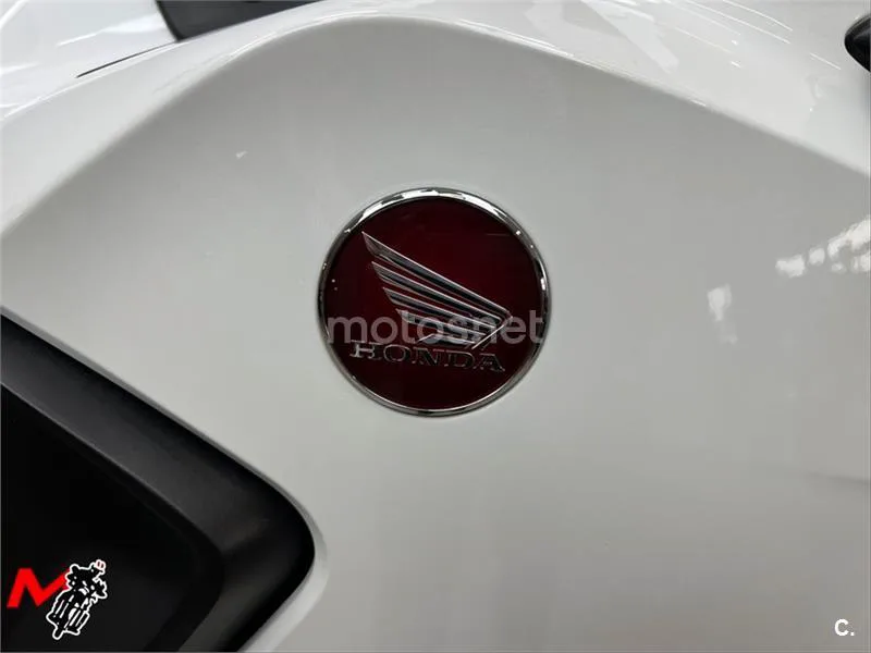 Honda NT1100 – Vista 8