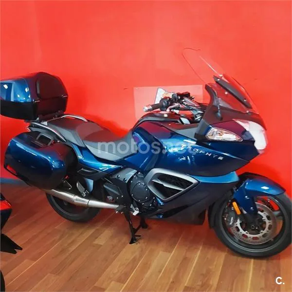 Triumph Trophy 1200 – Vista 6