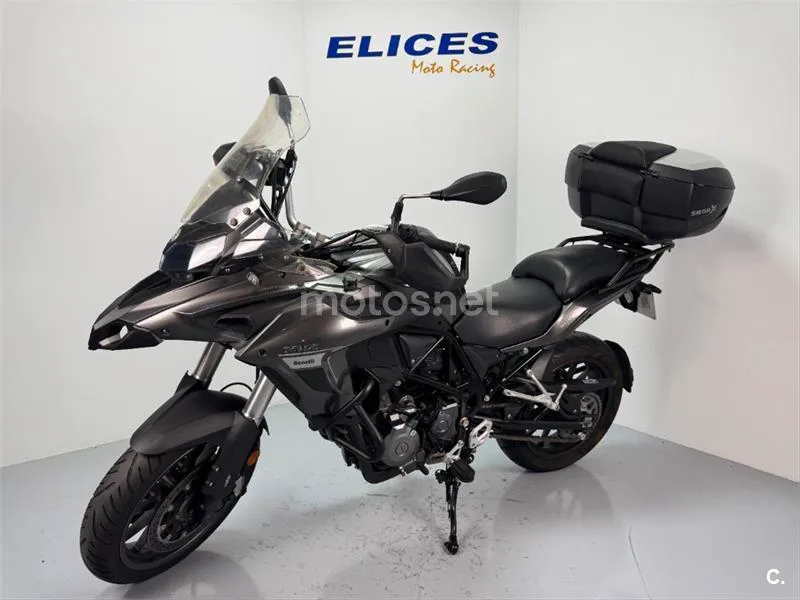 Benelli TRK 502 – Vista 13