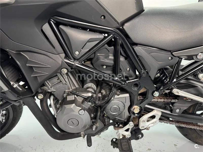 Benelli TRK 502 – Vista 16