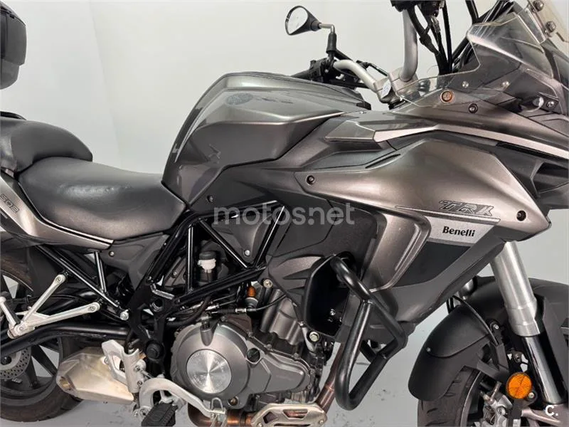 Benelli TRK 502 – Vista 4