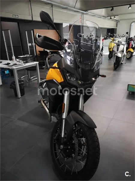Moto Guzzi Stelvio – Vista 3
