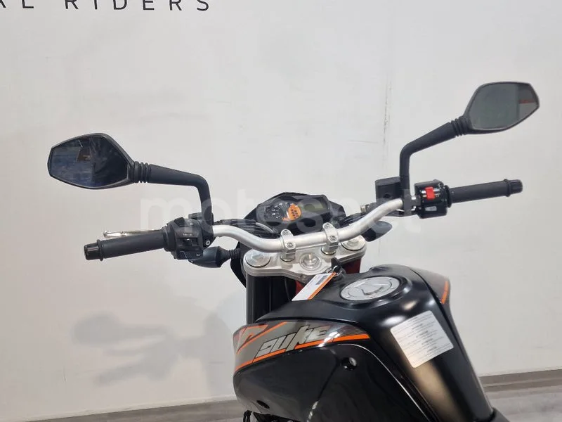 KTM 690 Duke – Vista 11