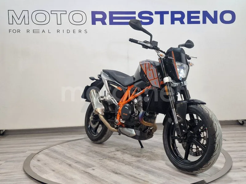 KTM 690 Duke – Vista 6