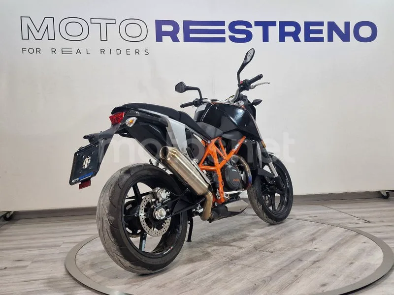 KTM 690 Duke – Vista 8