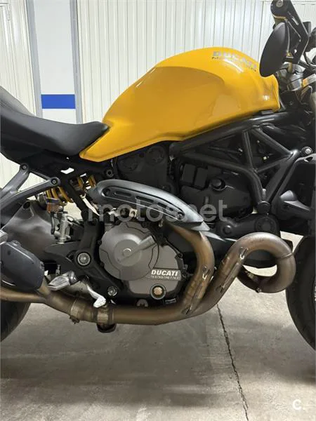 Ducati Monster 821 – Vista 2