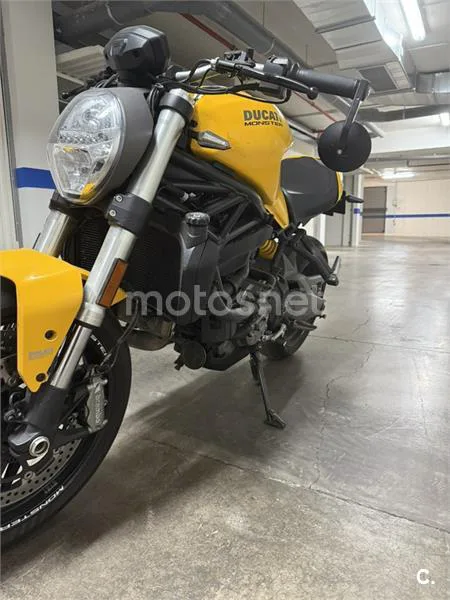 Ducati Monster 821 – Vista 4