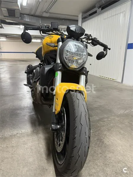 Ducati Monster 821 – Vista 8