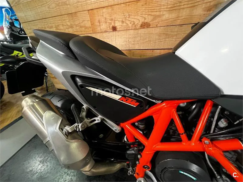 KTM 690 Duke – Vista 17