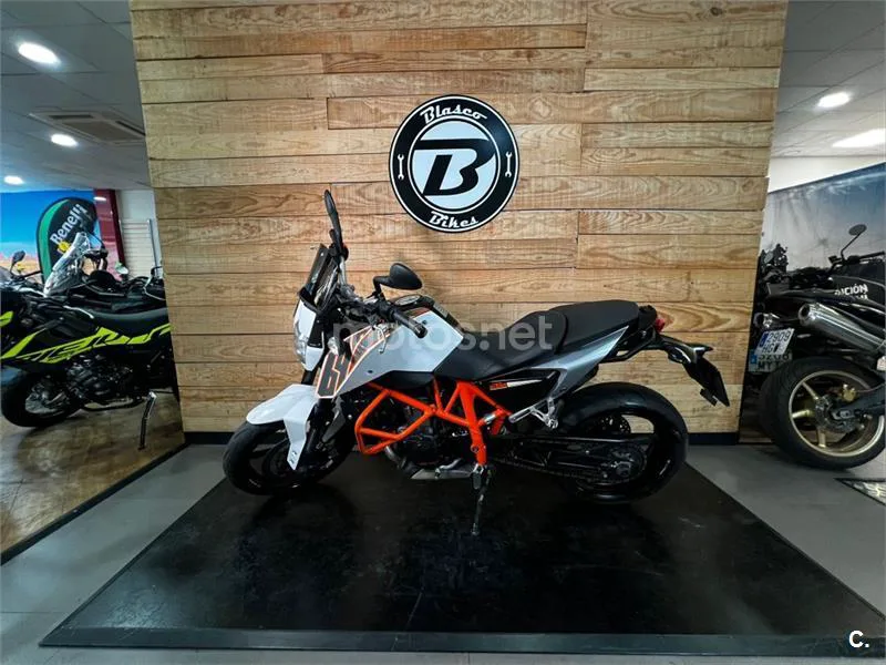 KTM 690 Duke – Vista 25