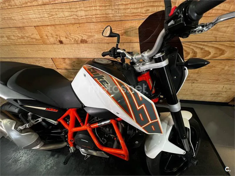 KTM 690 Duke – Vista 26