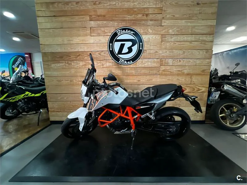 KTM 690 Duke – Vista 5