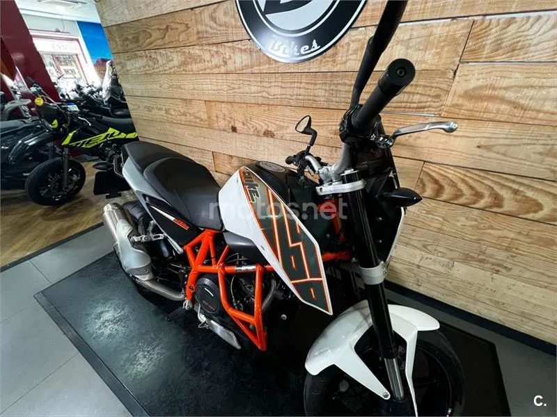 KTM 690 Duke – Vista 7