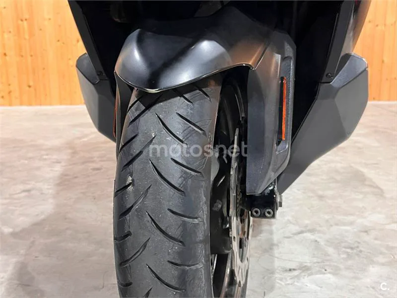 SYM Maxsym TL 500 – Vista 29